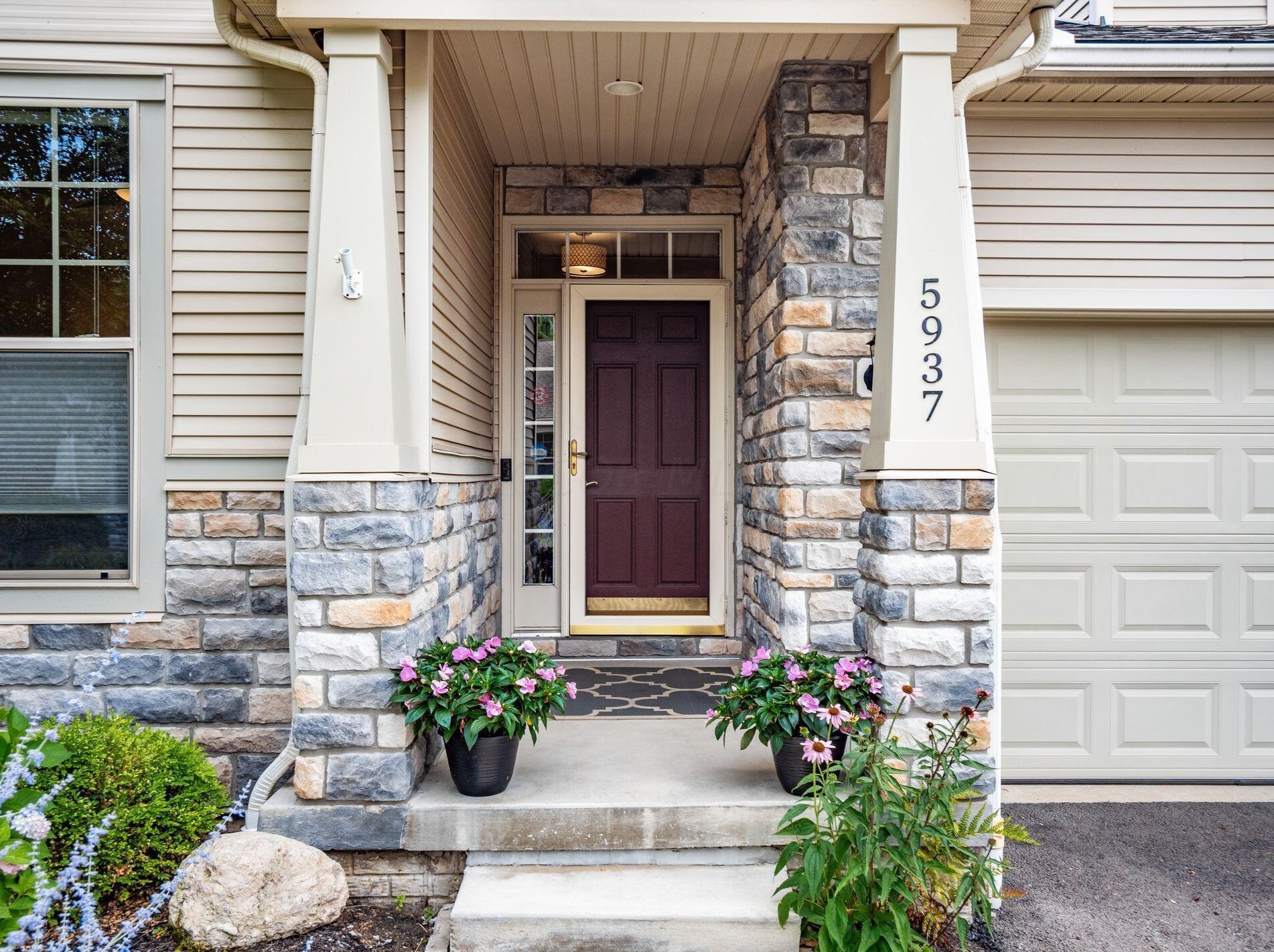 5937 Coventry Hurst Ln, Hilliard, OH 43026-7395