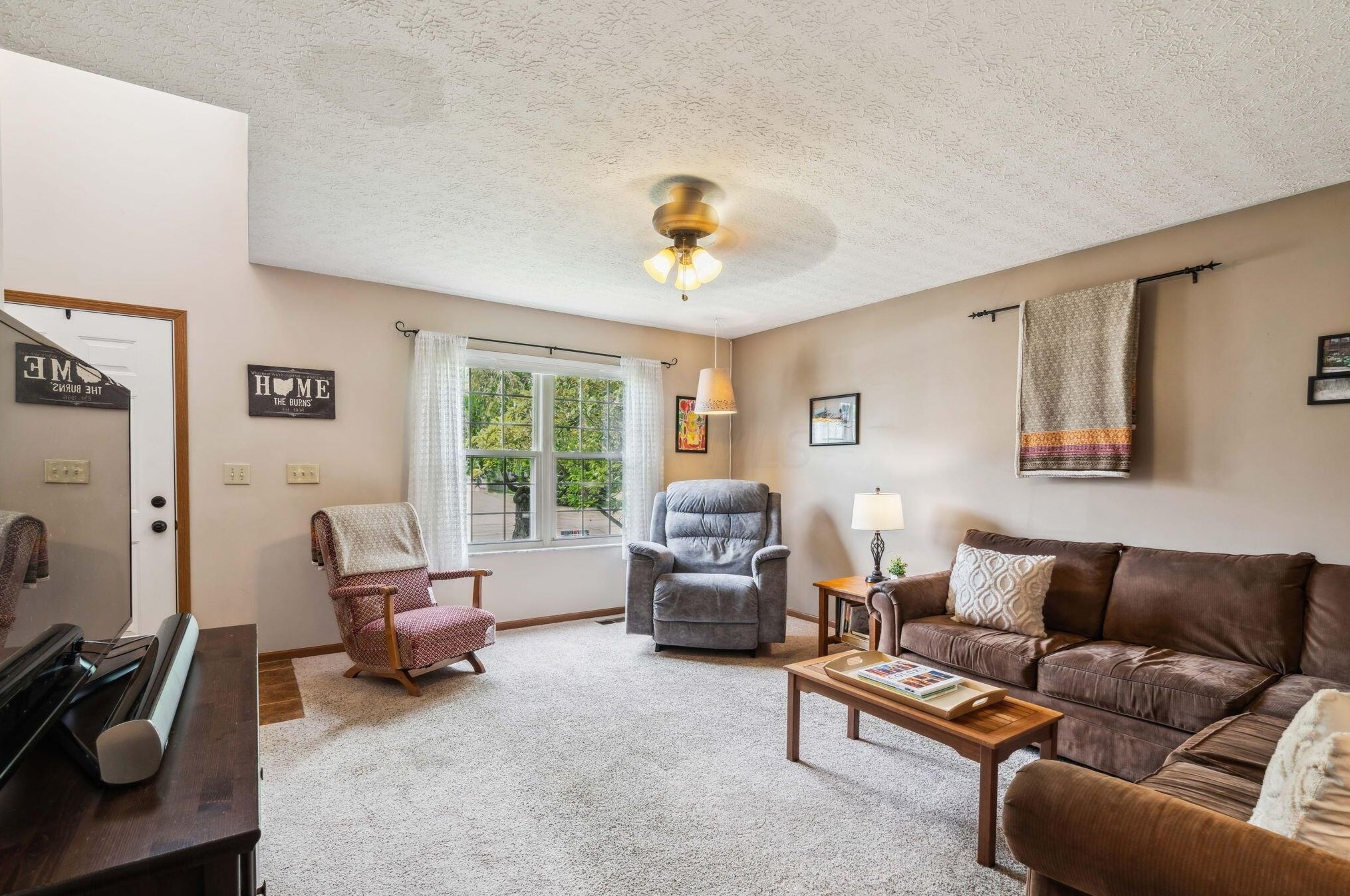 3677 Carriage Run Dr, Hilliard, OH 43026-1677