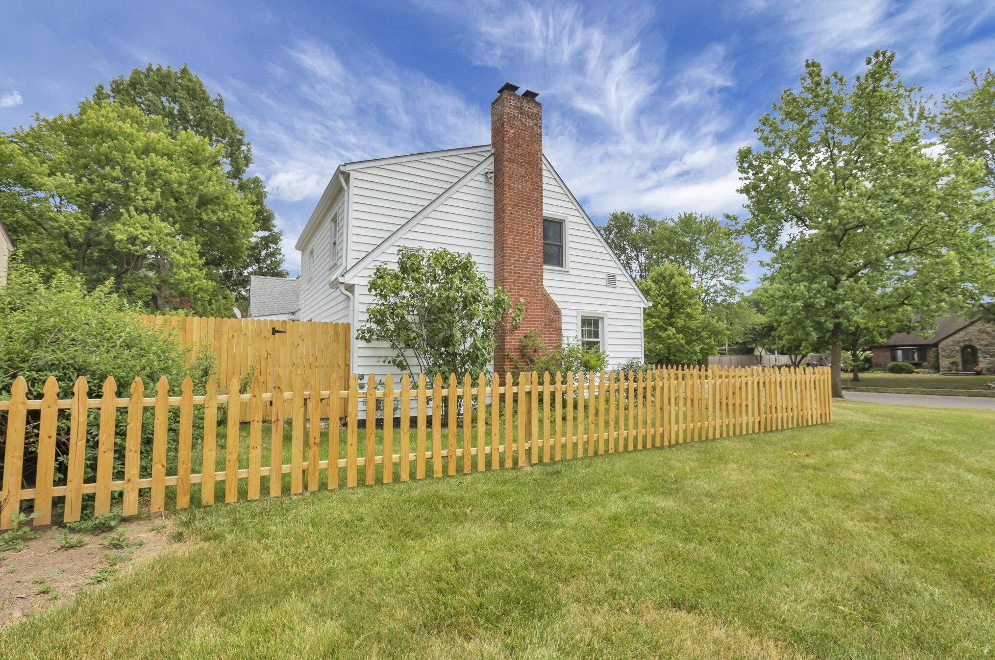 1660 Tremont Rd, Columbus OH  43212-1129 exterior