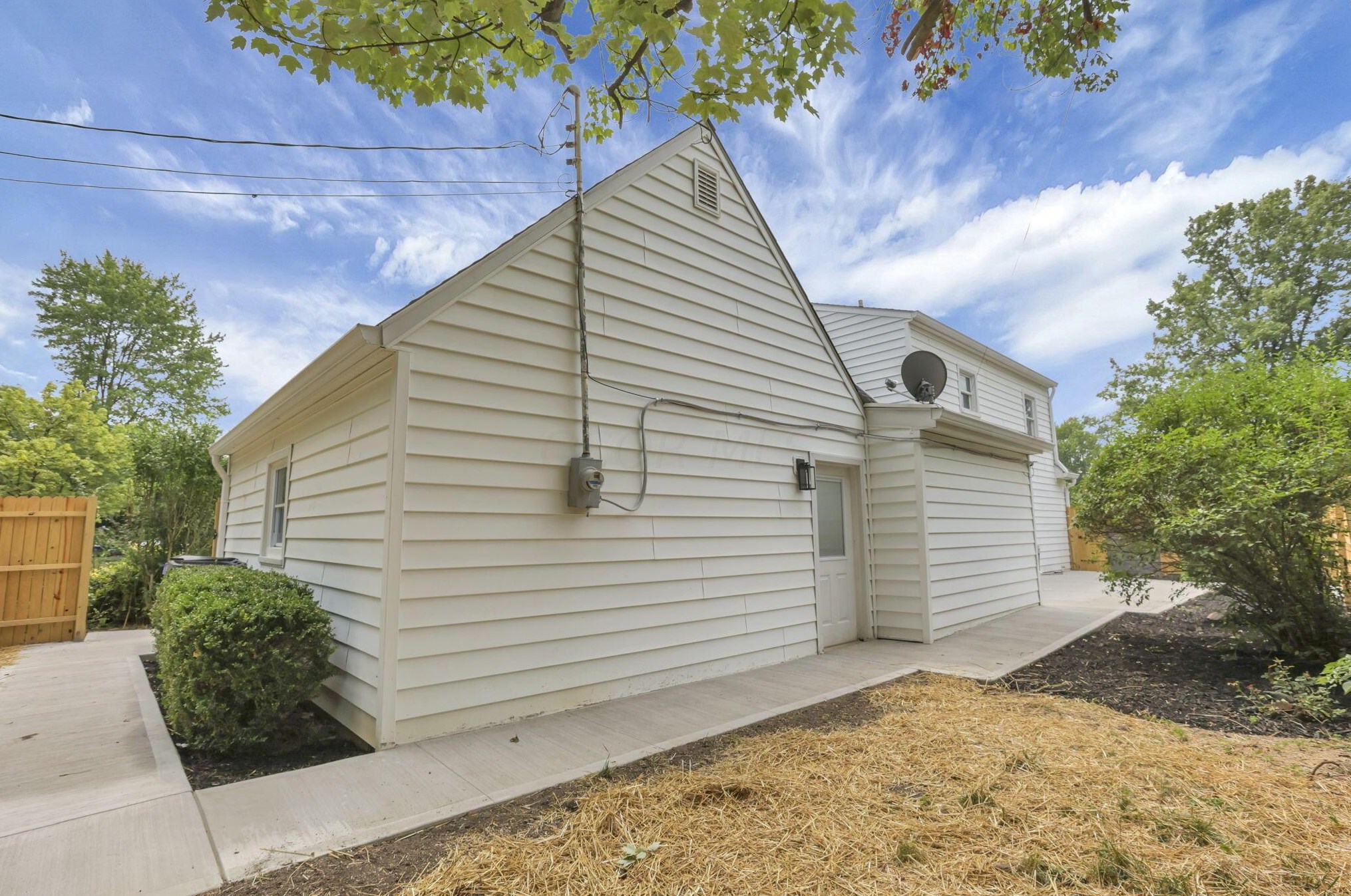 1660 Tremont Rd, Columbus OH  43212-1129 exterior