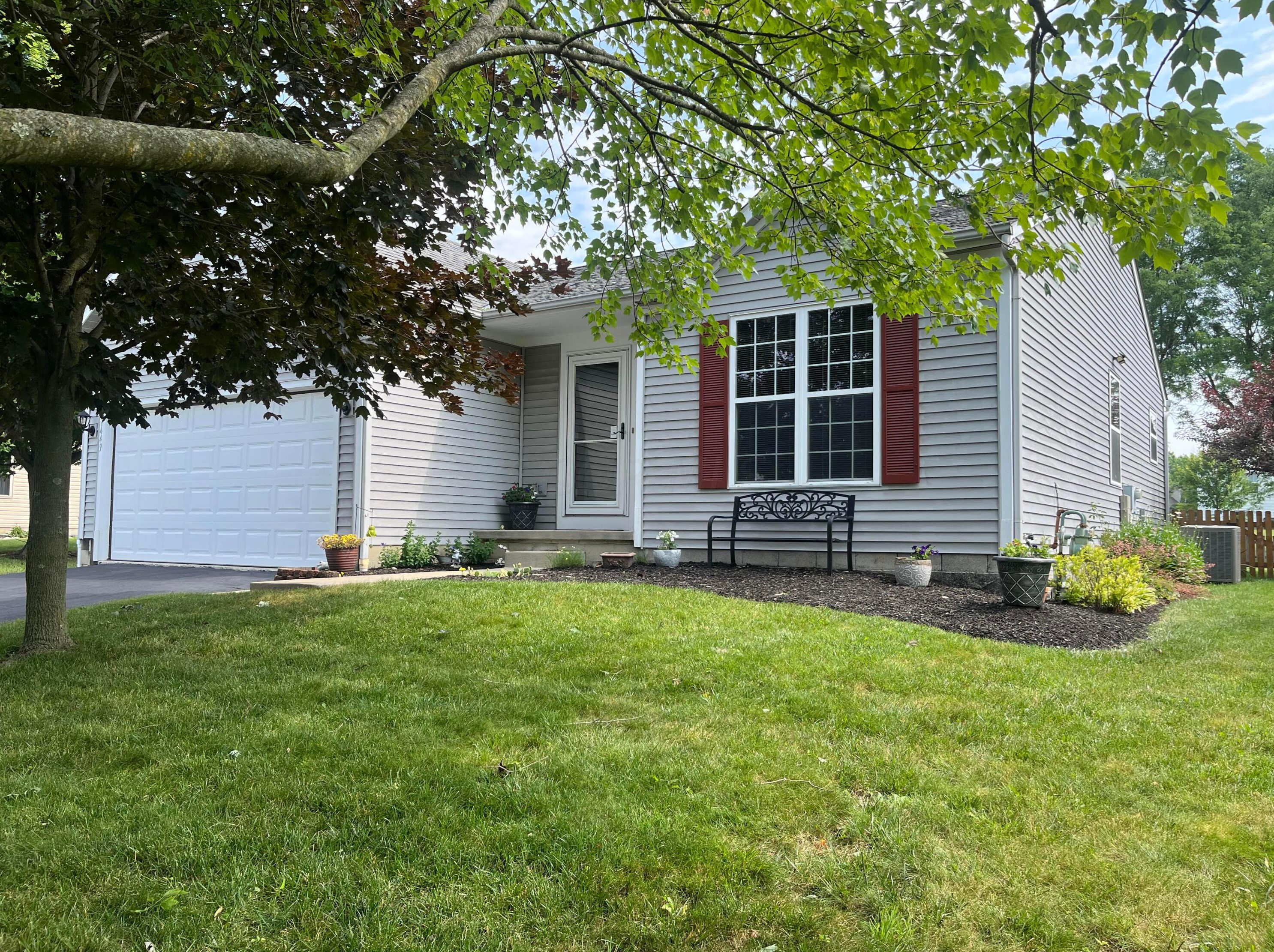 1449 Autumn Dr, Lancaster, OH 43130