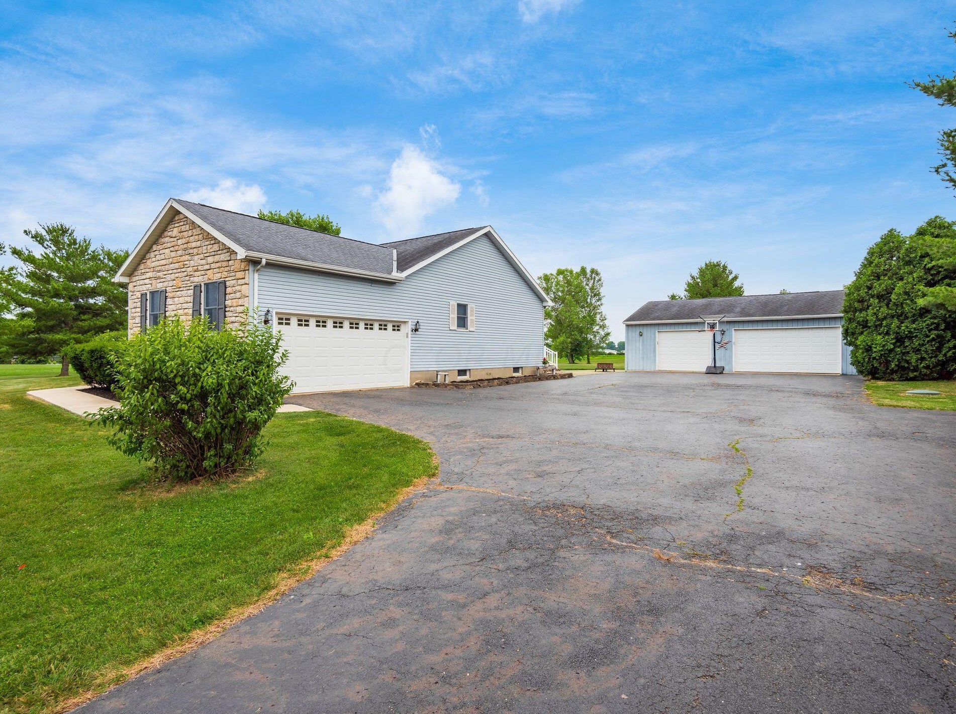 1931 Hiner Rd, Orient, OH 43146