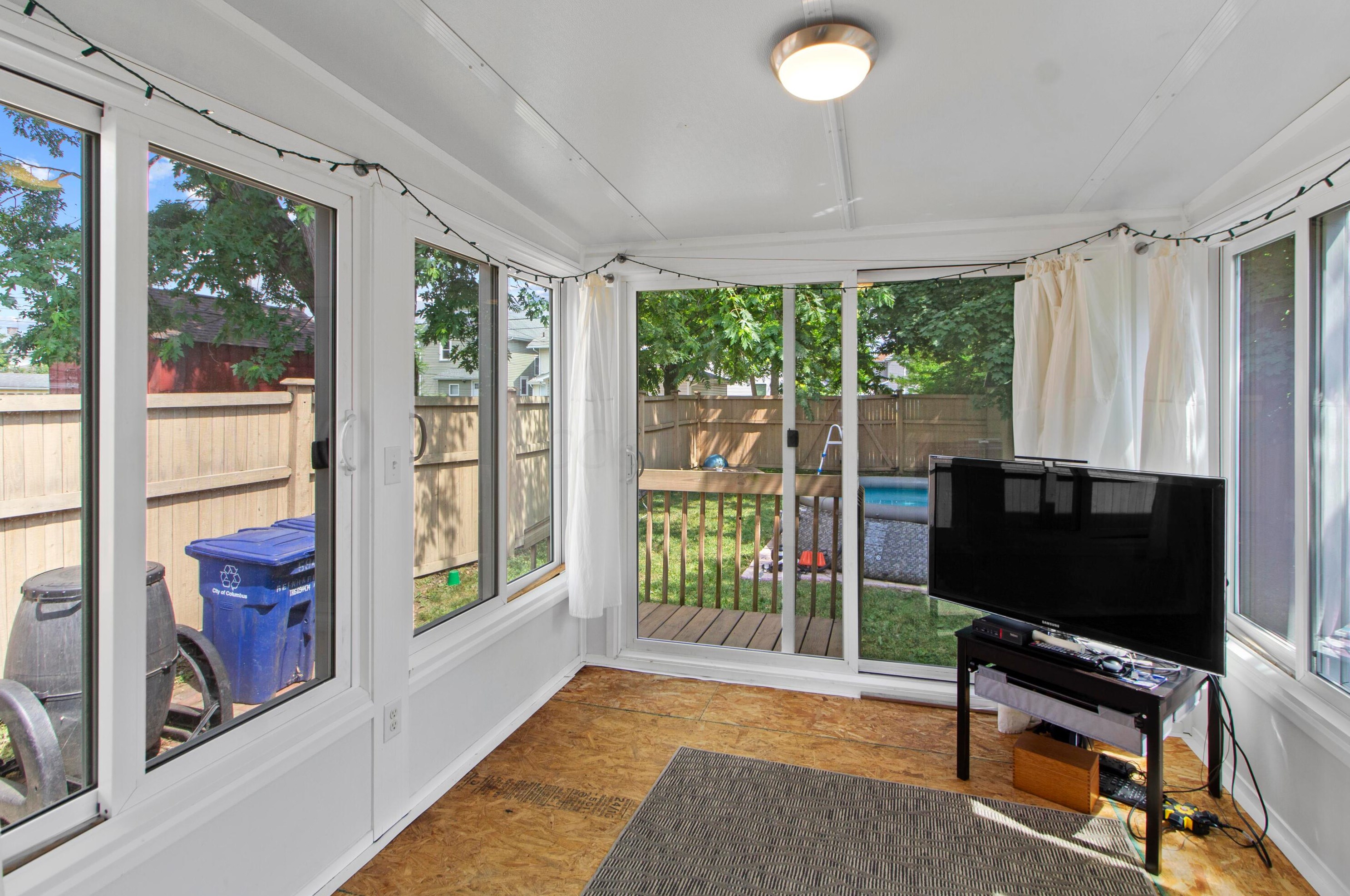 594 Reinhard Ave, Columbus OH 43206-2856 exterior