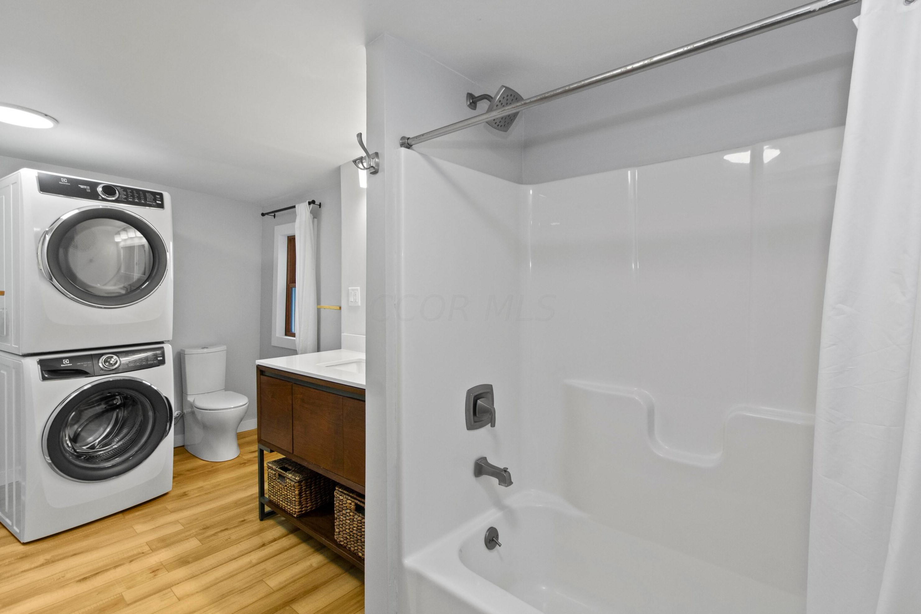 594 Reinhard Ave, Columbus OH 43206-2856 exterior