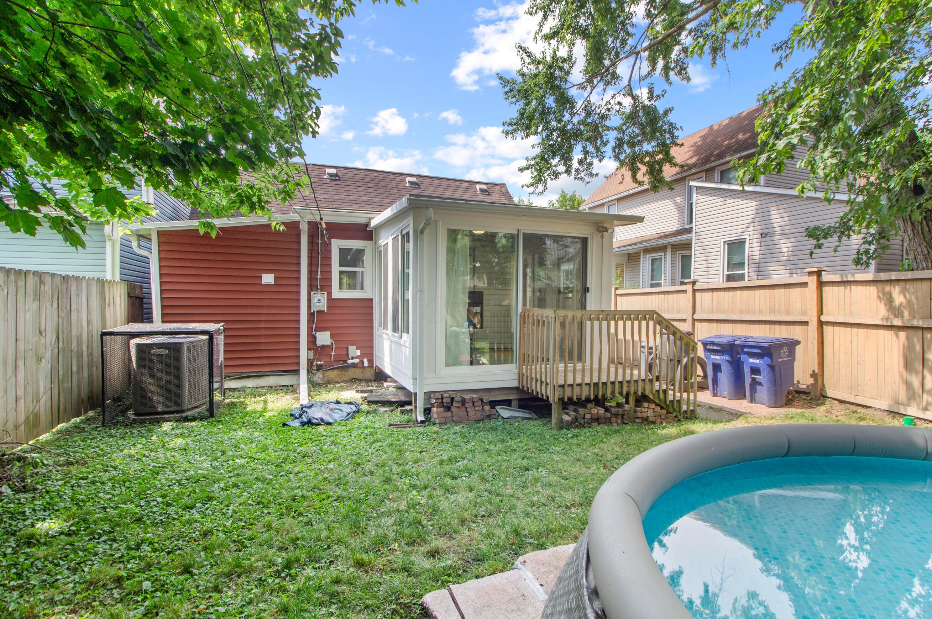 594 Reinhard Ave, Columbus OH 43206-2856 exterior