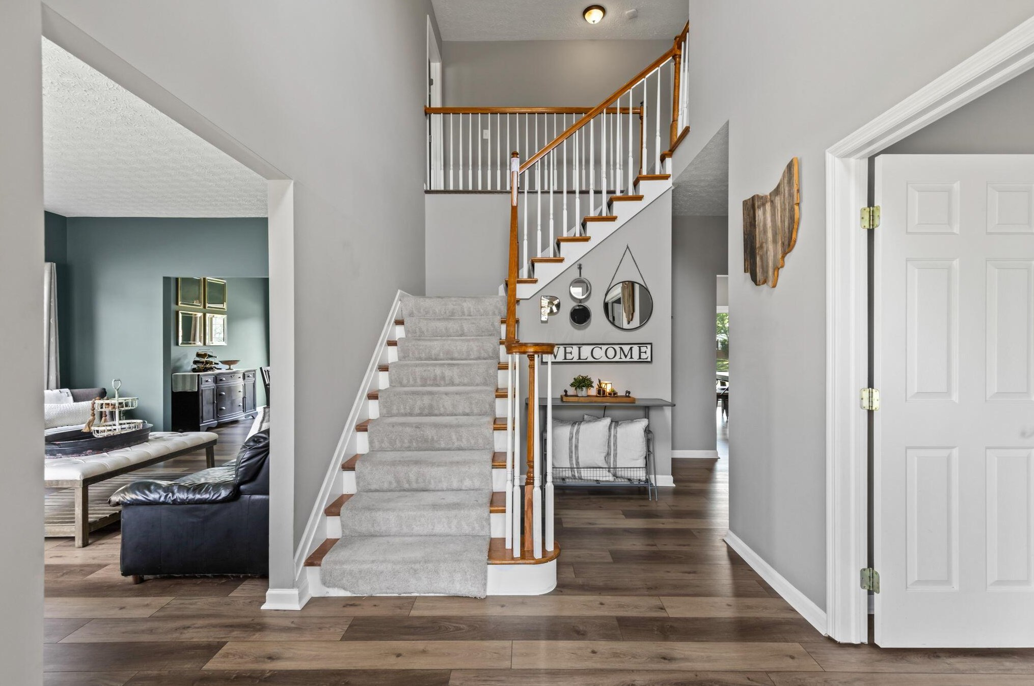 7971 Chateau Ln, Westerville, OH 43082