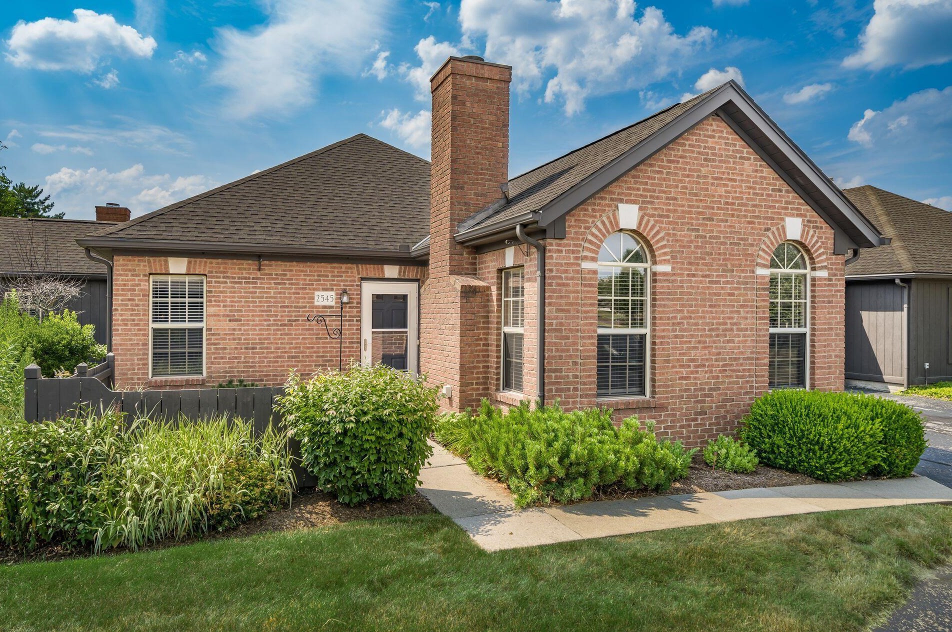 2545 Trotterslane Dr, Columbus, OH 43235-5509