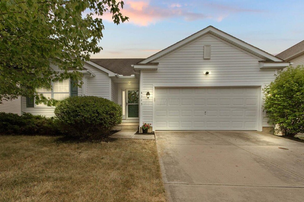 8325 Olympus Ln, Blacklick, OH 43004