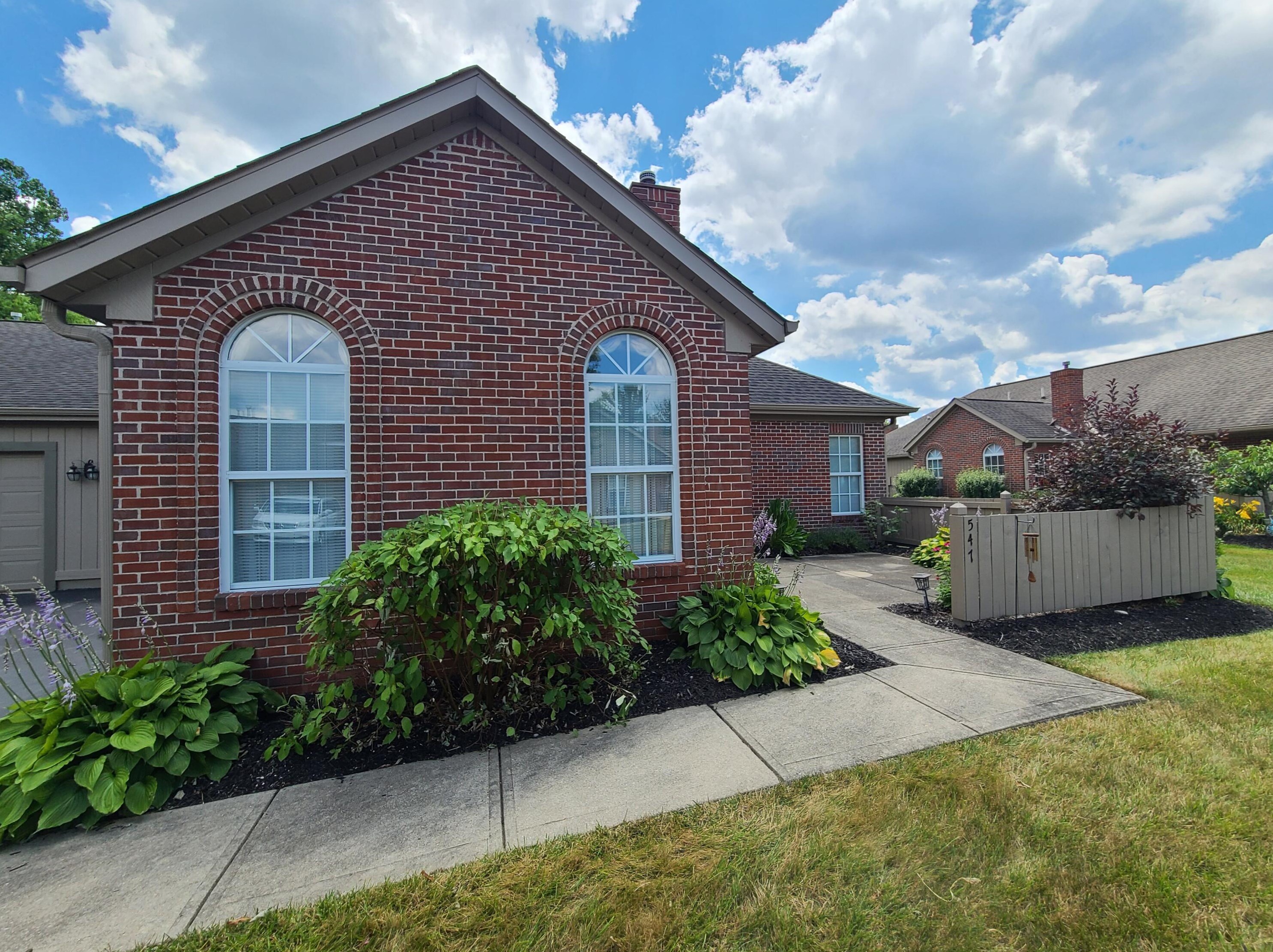 547 Calkin Ln, Columbus, OH 43230-6805