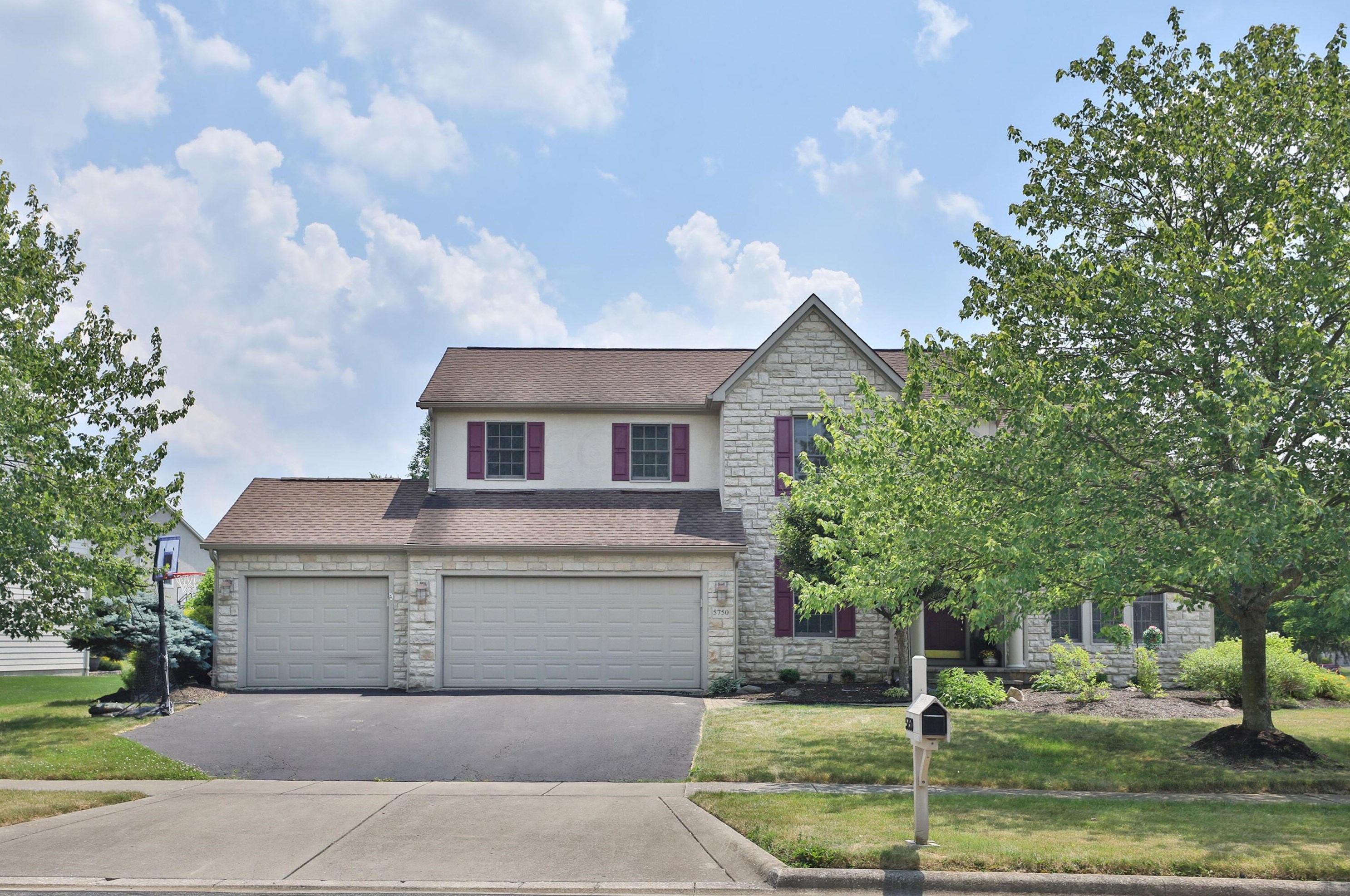 5750 Burnett Dr, Galena, OH 43021-9384