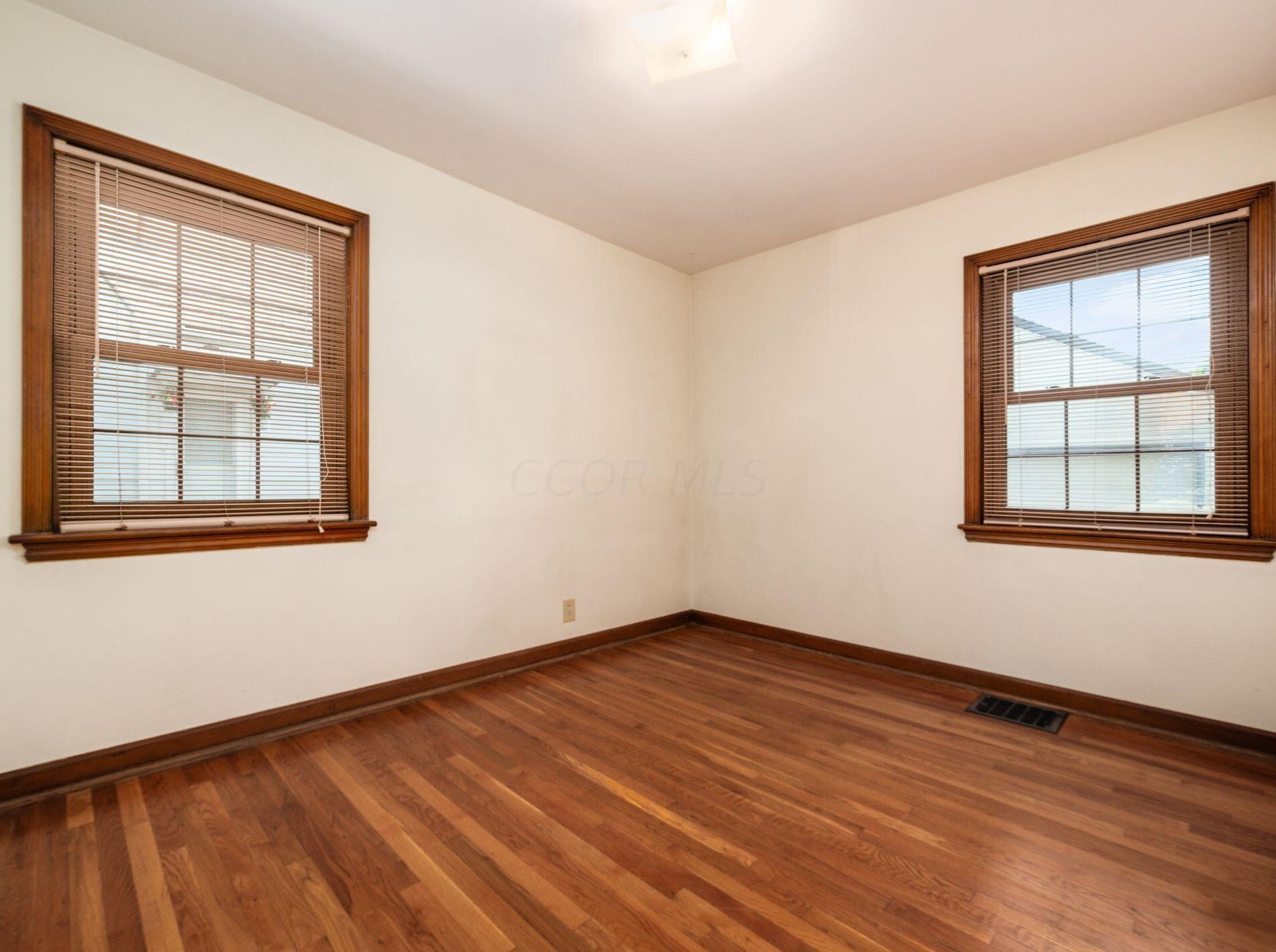 405 Richards Rd, Columbus OH 43214-3738 exterior