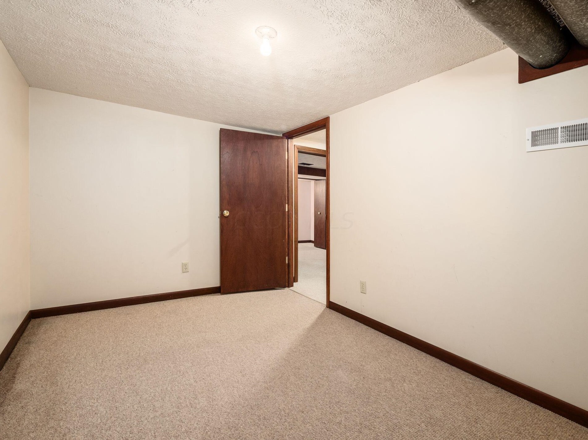 405 Richards Rd, Columbus OH 43214-3738 exterior