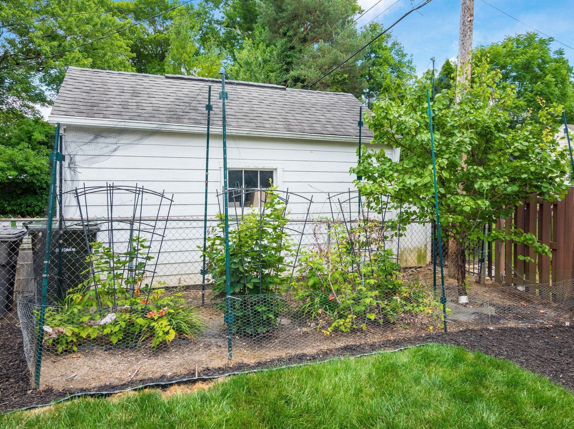 405 Richards Rd, Columbus OH 43214-3738 exterior