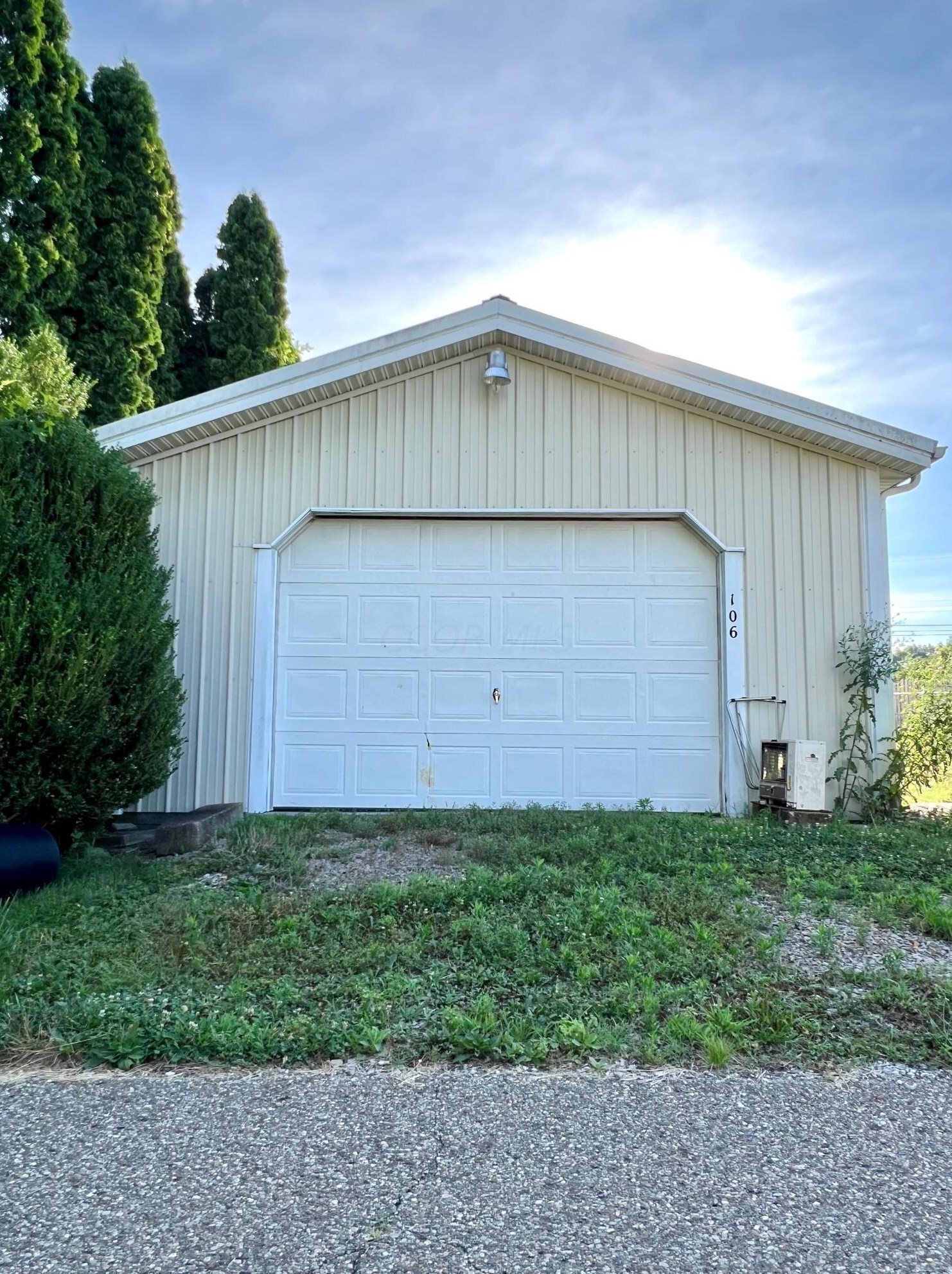 106 Silliman St, Adams Mills, OH 43821