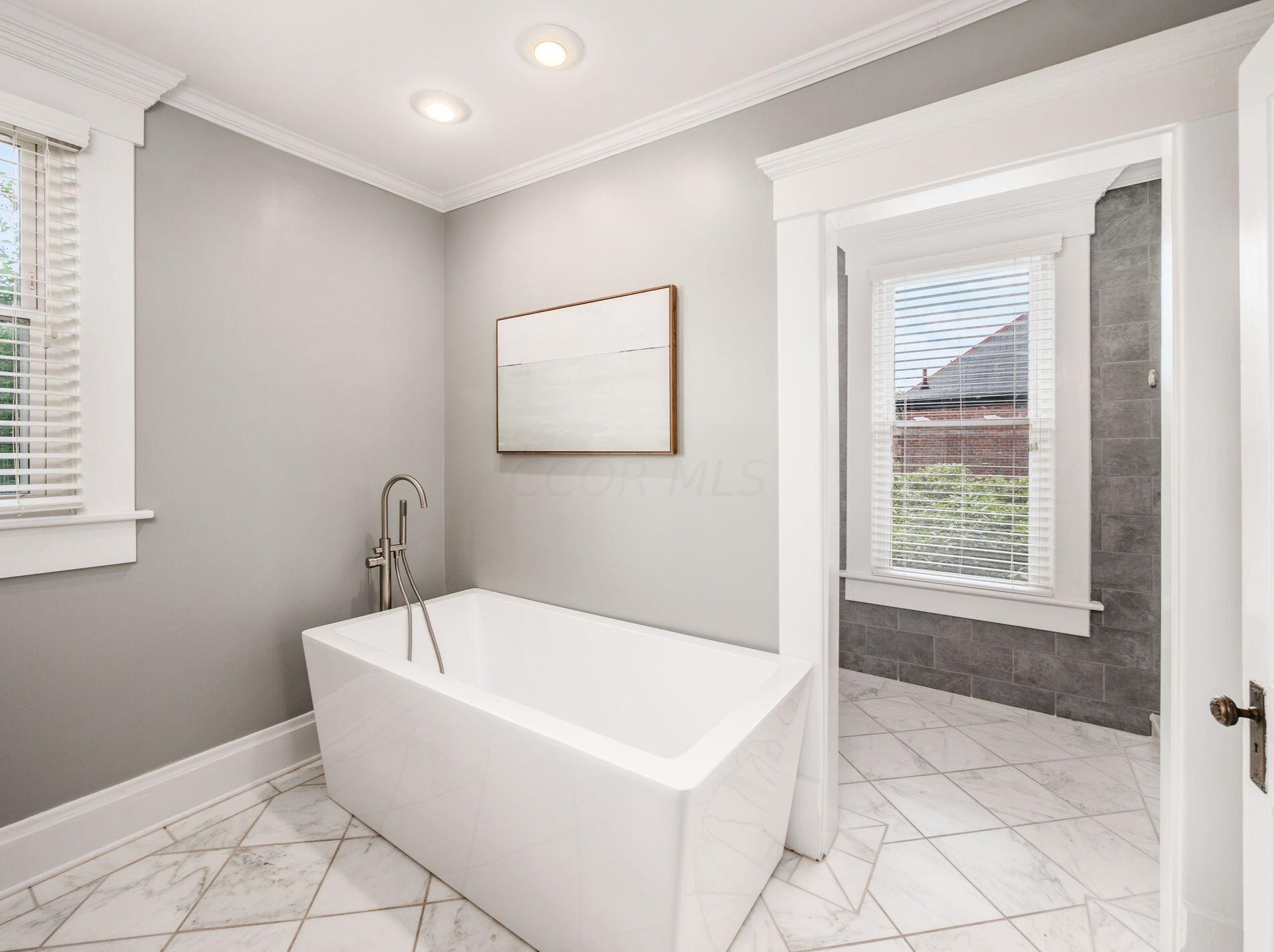 293 Reinhard Ave, Columbus OH  43206-2773 exterior