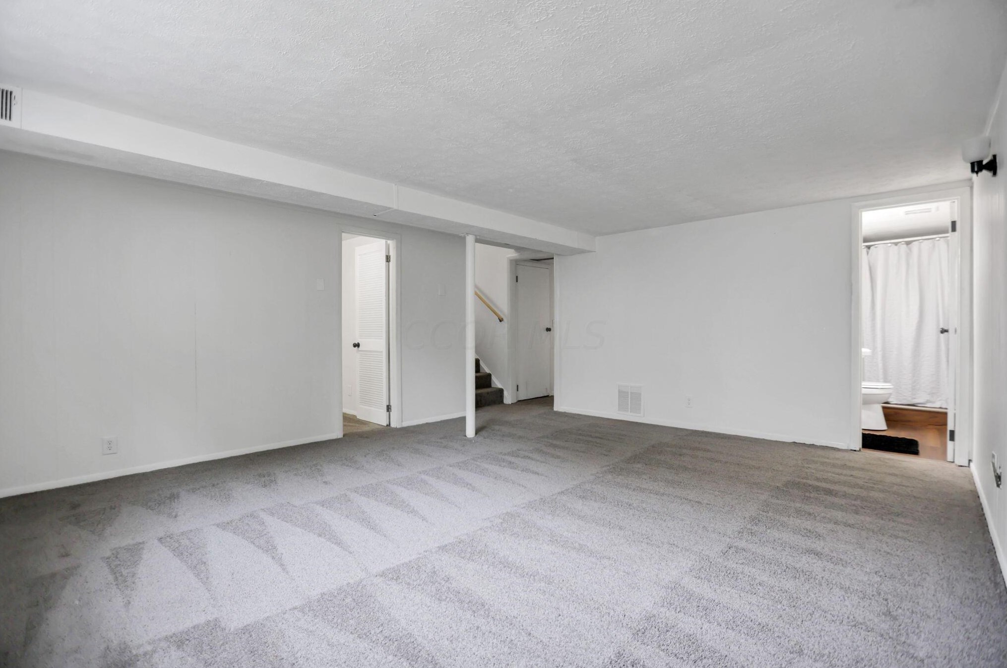 169 Lincolnshire Rd, Columbus OH 43230-2322 exterior