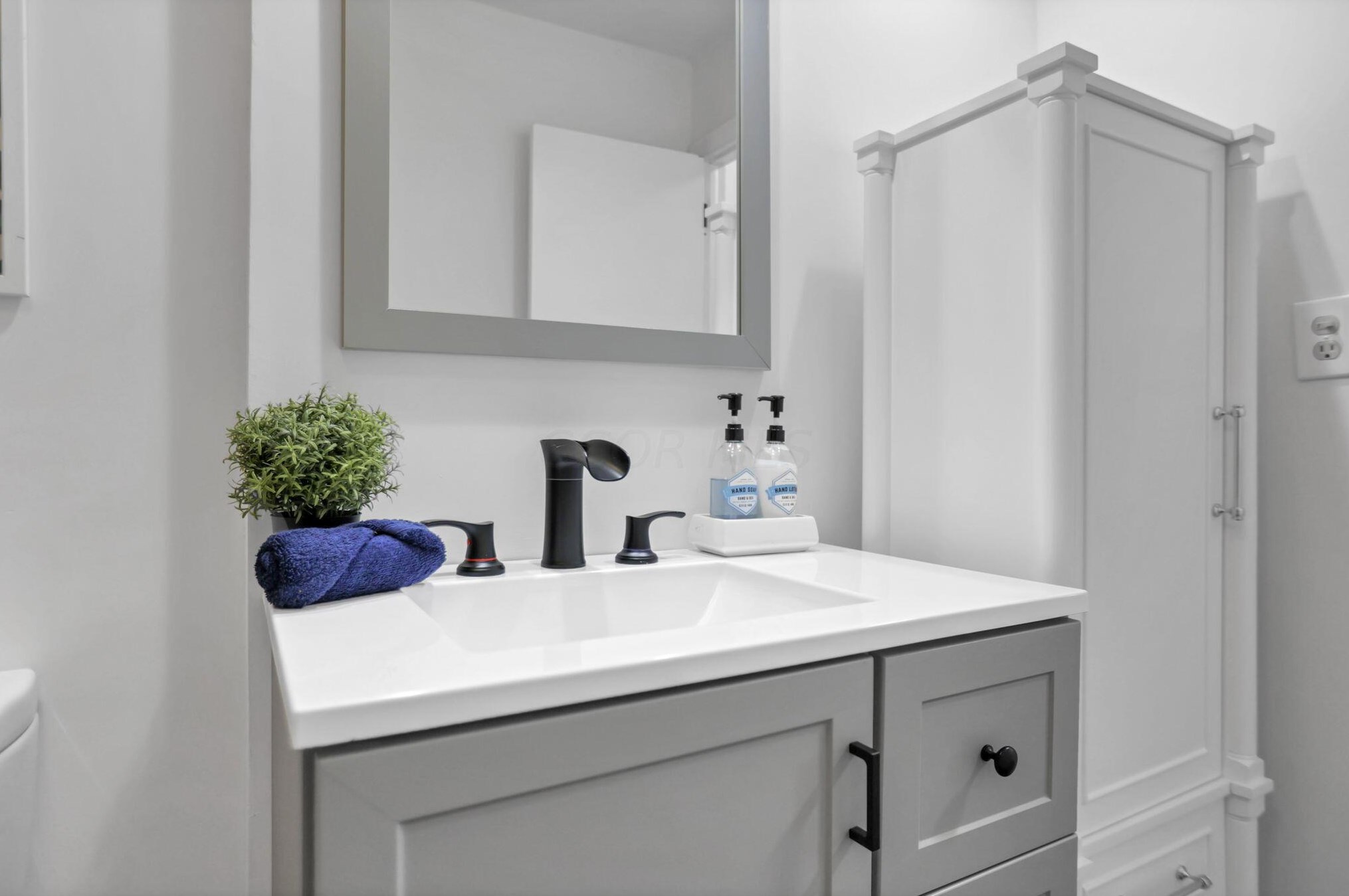 169 Lincolnshire Rd, Columbus OH 43230-2322 exterior