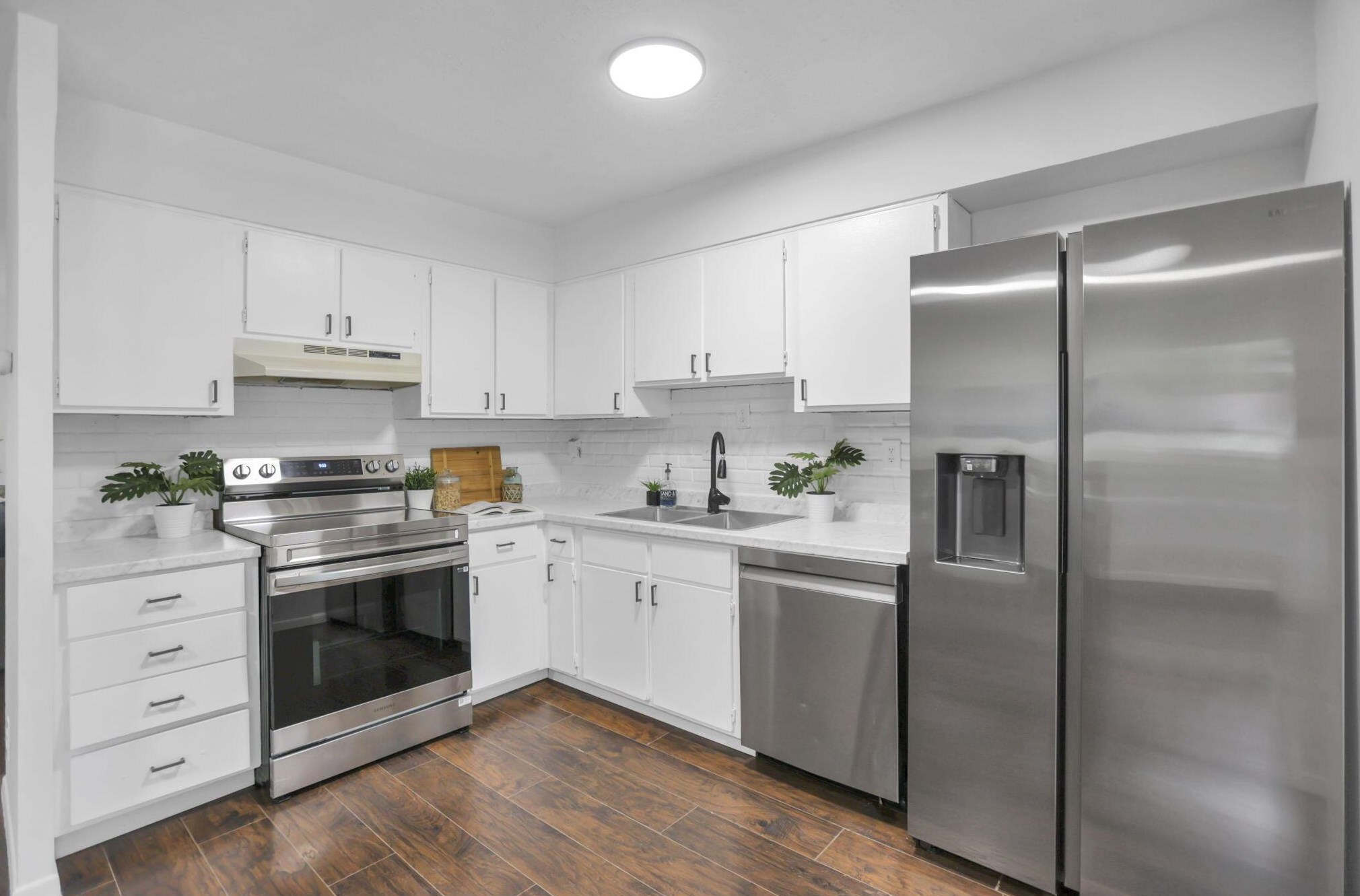 169 Lincolnshire Rd, Columbus OH 43230-2322 exterior