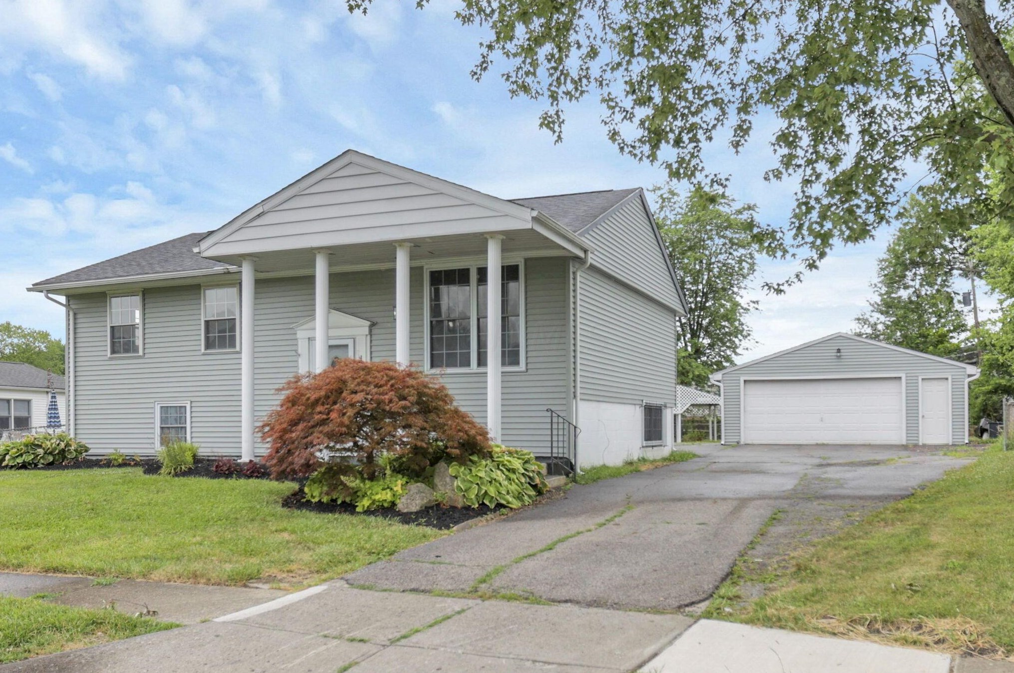 169 Lincolnshire Rd, Columbus, OH 43230-2361