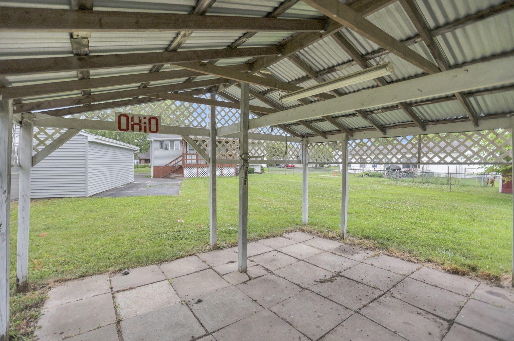 169 Lincolnshire Rd, Columbus OH 43230-2322 exterior