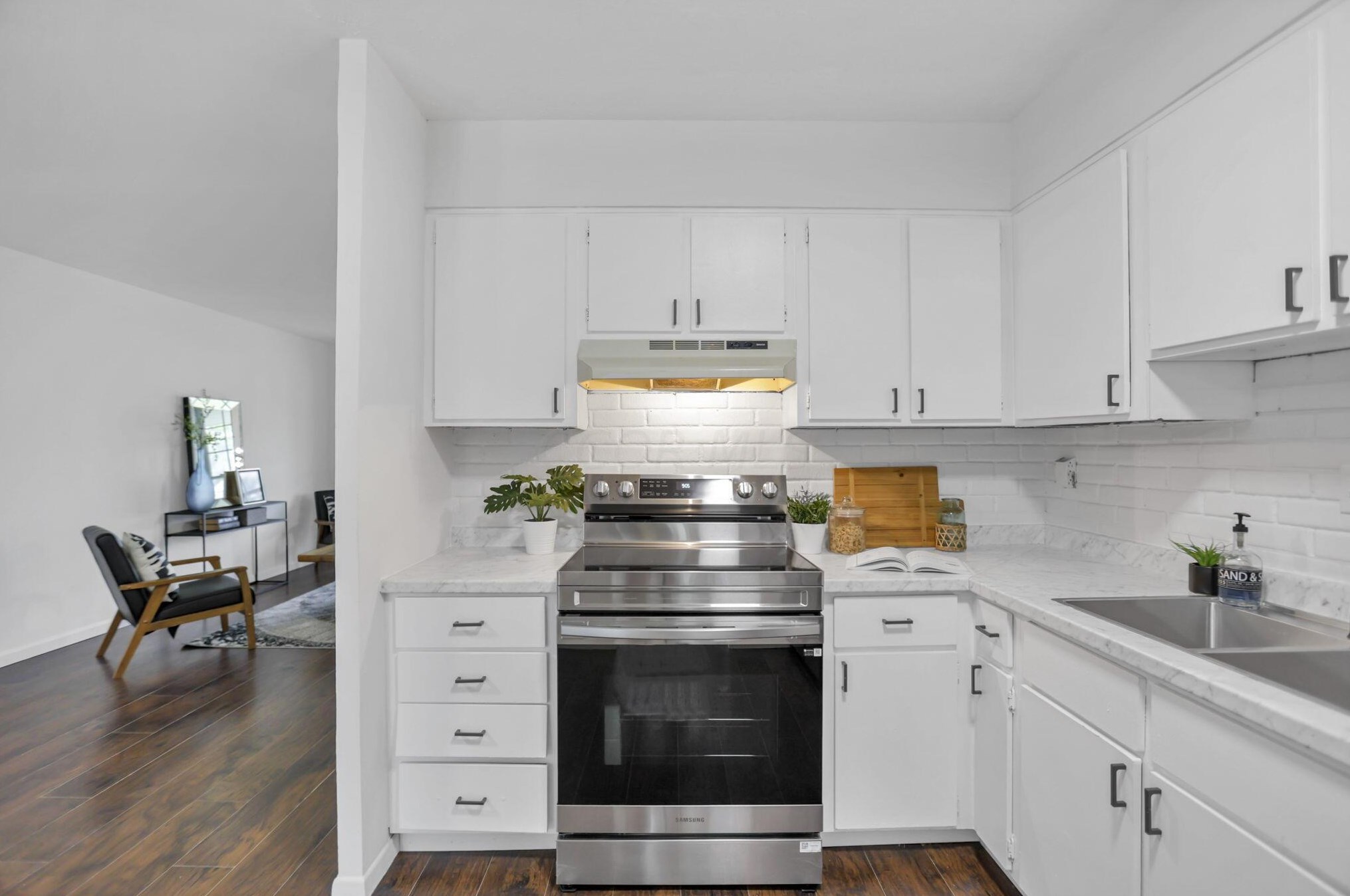 169 Lincolnshire Rd, Columbus OH 43230-2322 exterior