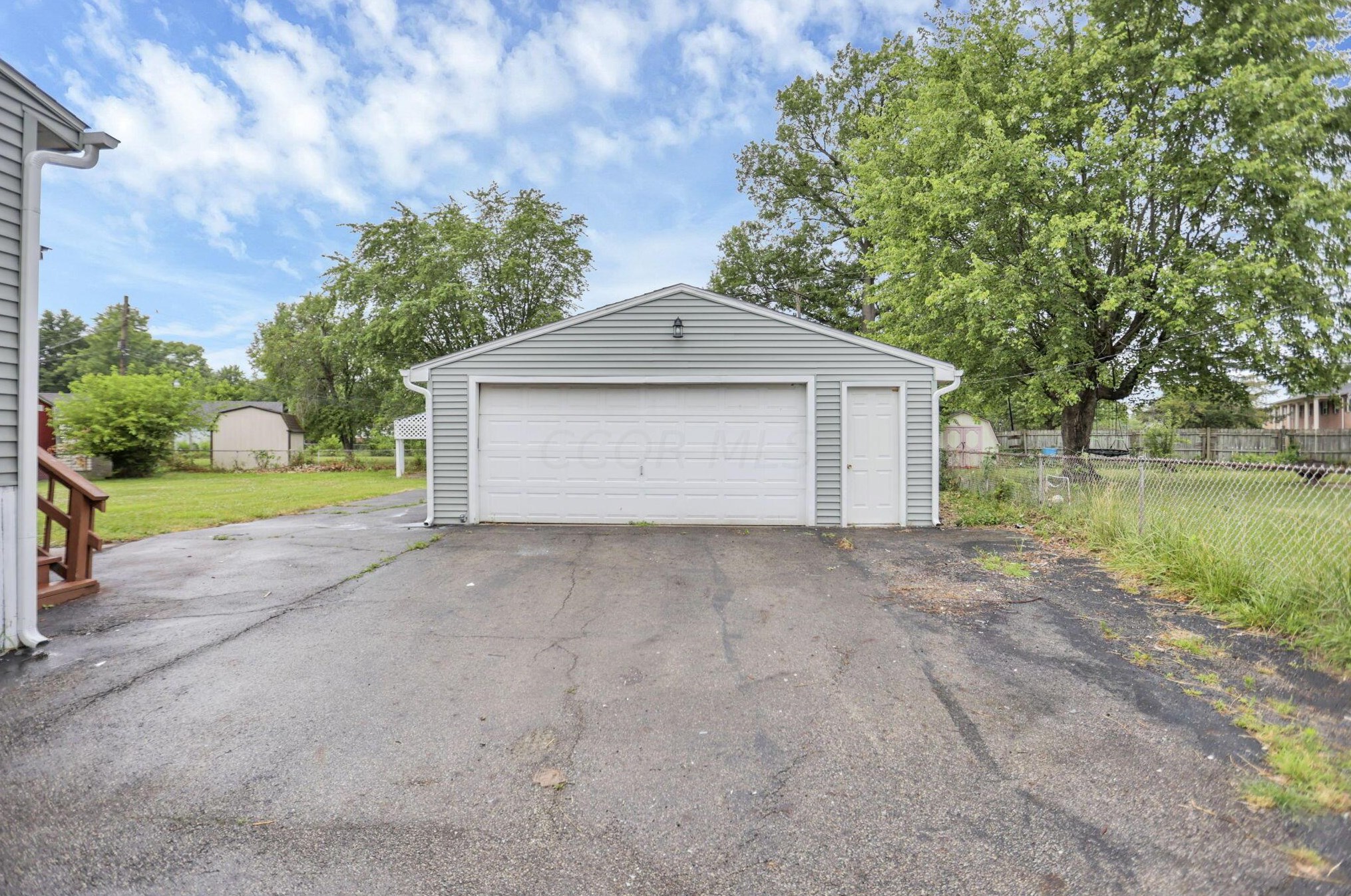 169 Lincolnshire Rd, Columbus OH 43230-2322 exterior