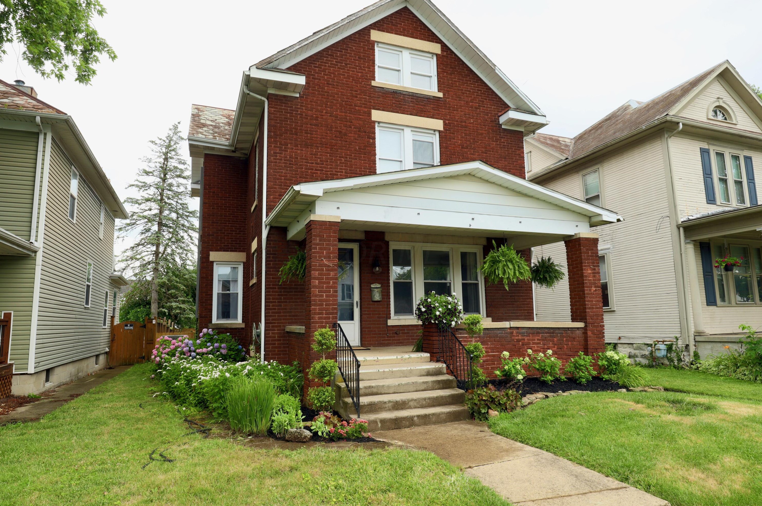 720 N High St, Lancaster, OH 43130