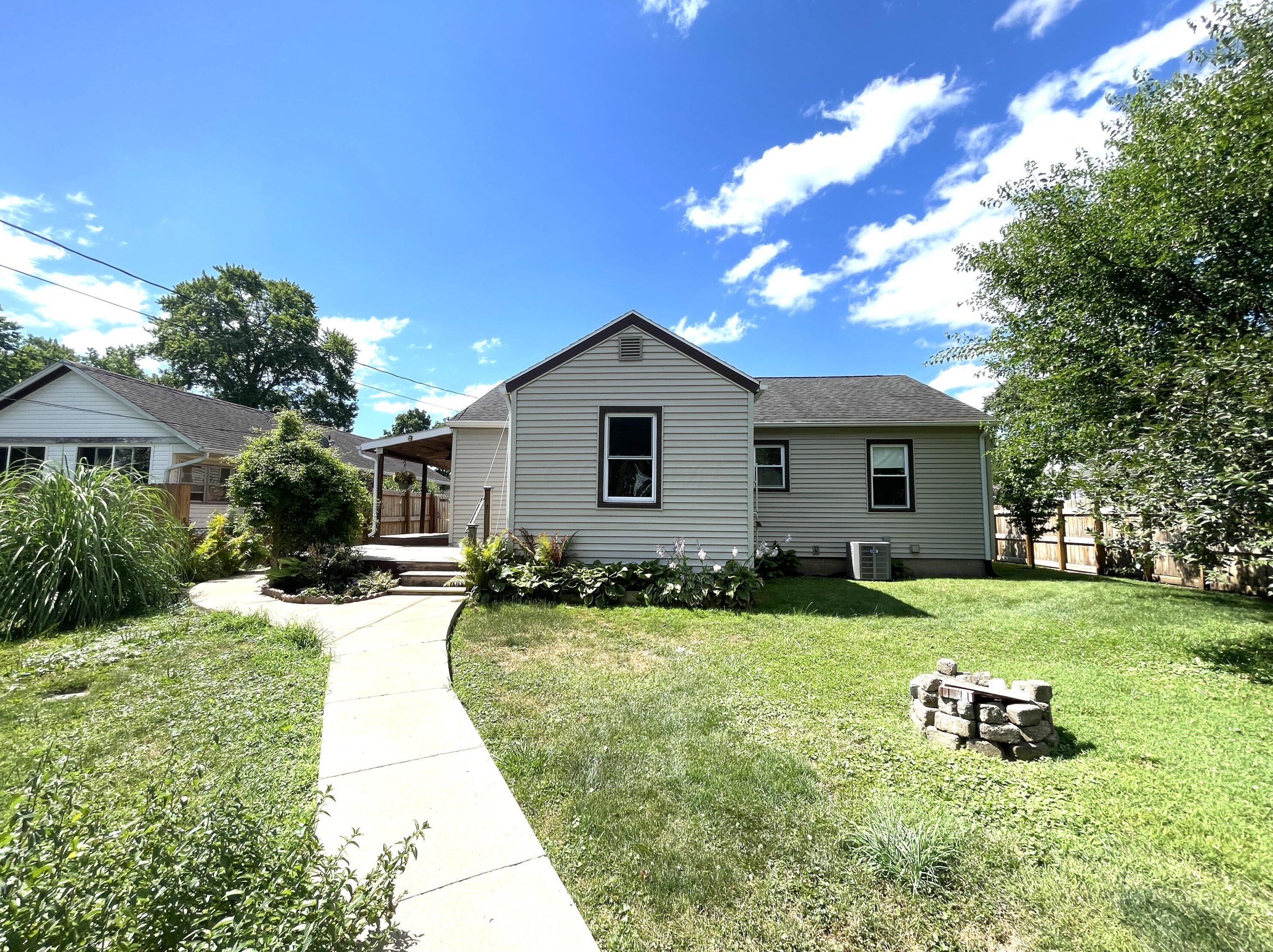 707 Sugar St, Mount Vernon, OH 43050-2127