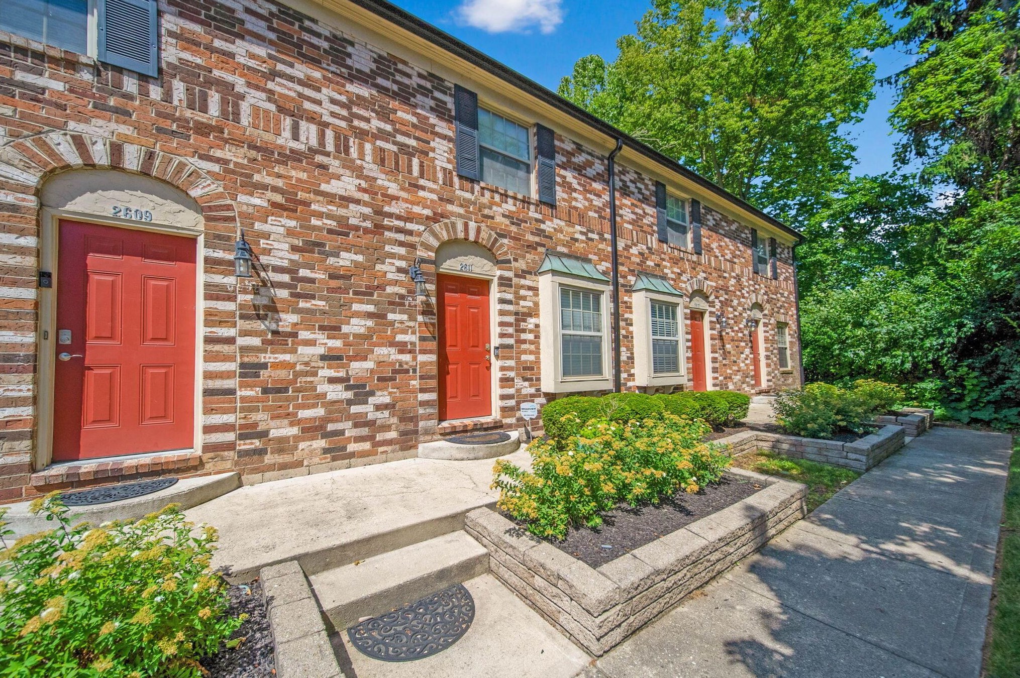 2611 Scioto View Ln, Columbus, OH 43221-3632