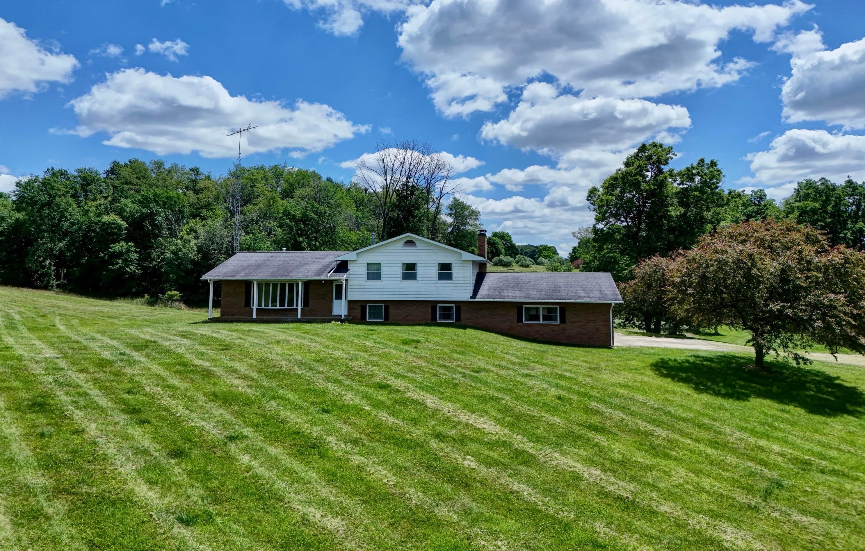 15266 Gilchrist Rd, Mount Vernon, OH 43050