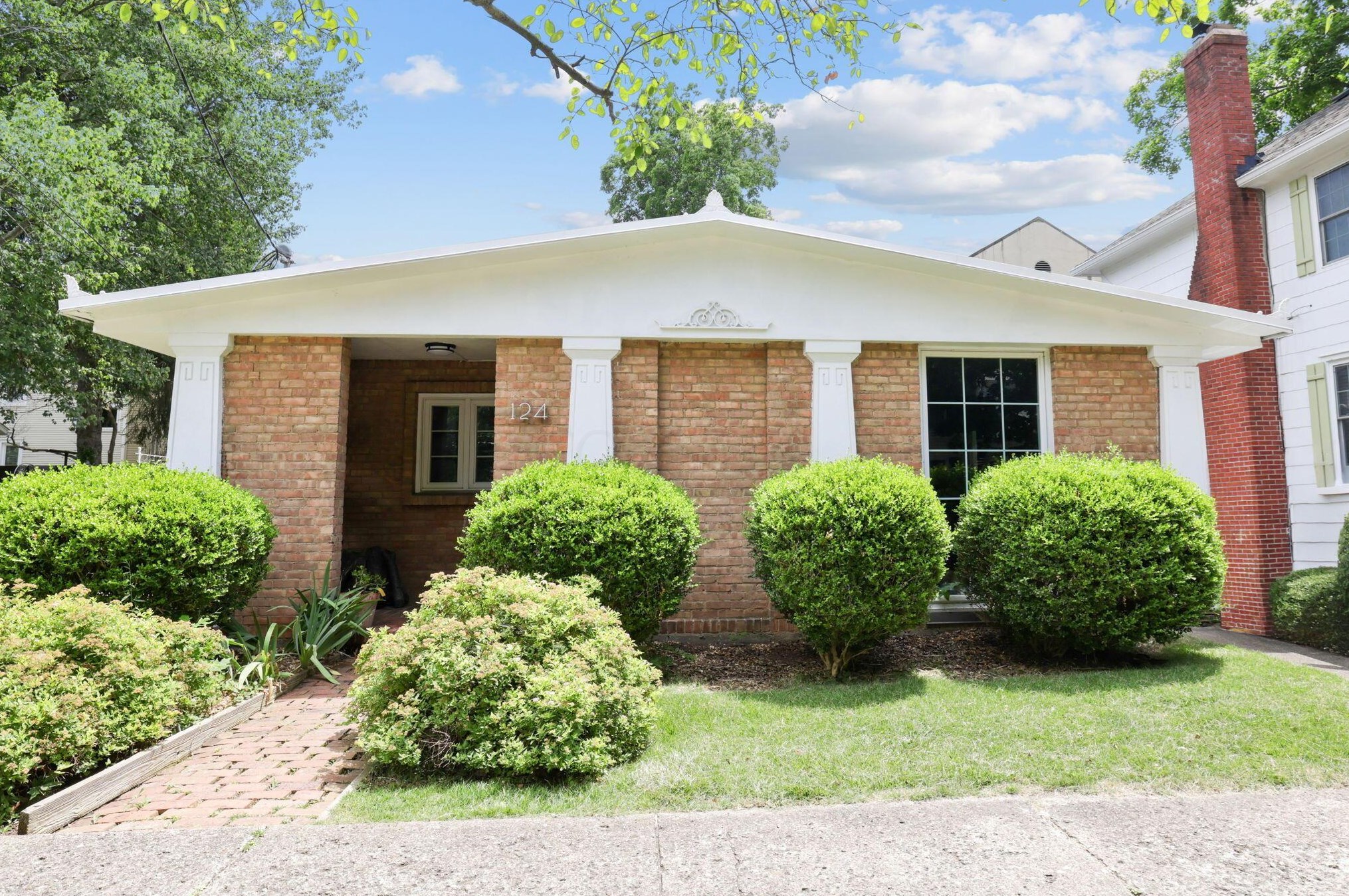 124 Pearl St, Granville, OH 43023-1331