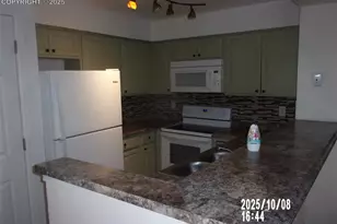 1057 Acapulco Ct, Colorado Springs, CO 80910 - Photo 4