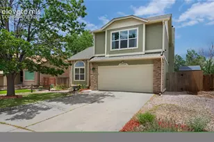 3955 Dolphin Cir, Colorado Springs, CO 80918 - Photo 4