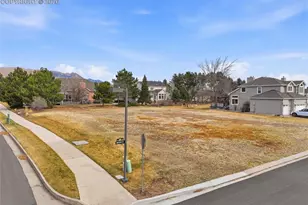 3810 Edgecliff Ct, Colorado Springs, CO 80904 - Photo 12