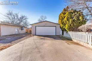 613 Barrett Ave, Canon City, CO 81212 - Photo 2