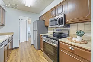 411 Lakewood Circle, Colorado Springs, CO 80910 - Photo 14