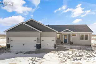 1438 N Moonbeam Dr, Pueblo, CO 81007 - Photo 1