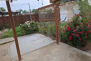 613 W 28th St, Pueblo, CO 81003 - Photo 10