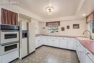 419 Chamberlin Pl, Colorado Springs, CO 80906 - Photo 10