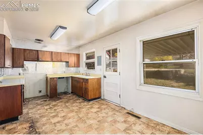3825 Meadow Lane, Colorado Springs, CO 80907 - Photo 8