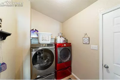 190 S Circle Drive, Pueblo, CO 81007 - Photo 14