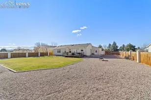 190 S Circle Dr, Pueblo, CO 81007 - Photo 32