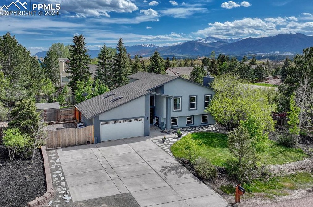 325 Wuthering Heights Dr, Colorado Springs, CO 80921-2527