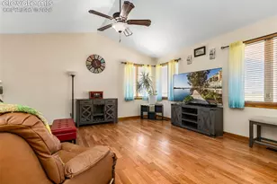 542 E Abeyta Dr, Pueblo, CO 81007 - Photo 6