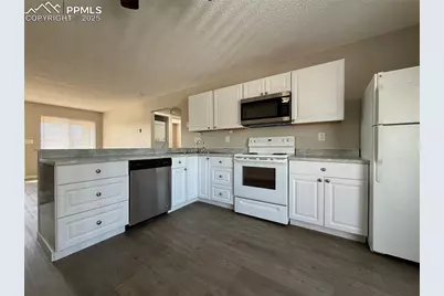 1110 Chiricahua Loop, Colorado Springs, CO 80915 - Photo 10
