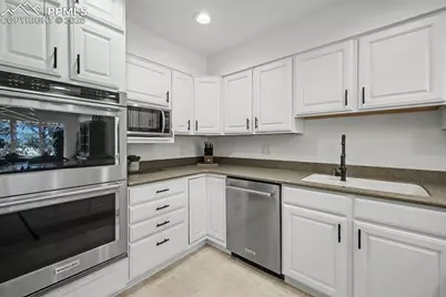 3670 Camels Ridge Lane, Colorado Springs, CO 80904 - Photo 14