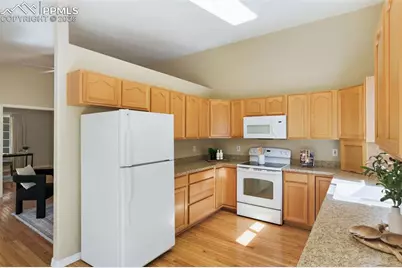 3263 Chestnut Glen Lane, Colorado Springs, CO 80918 - Photo 10