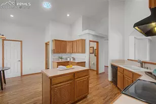 4040 Golf Club Dr, Colorado Springs, CO 80922 - Photo 16