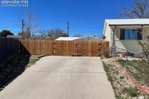 29 Wasatch Dr, Pueblo, CO 81005 - Photo 2