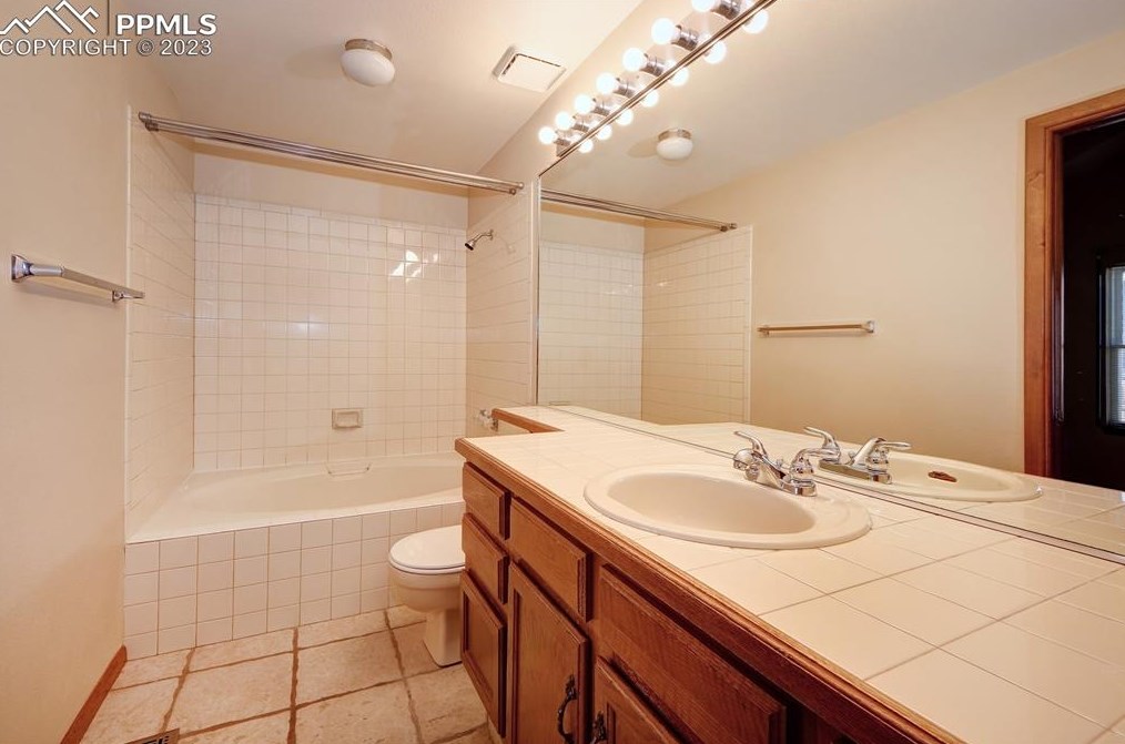 8515 Avens Cir, Colorado Springs CO 80920-5709 exterior